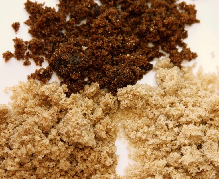 Read more about the article Super Easy Lip Scrub